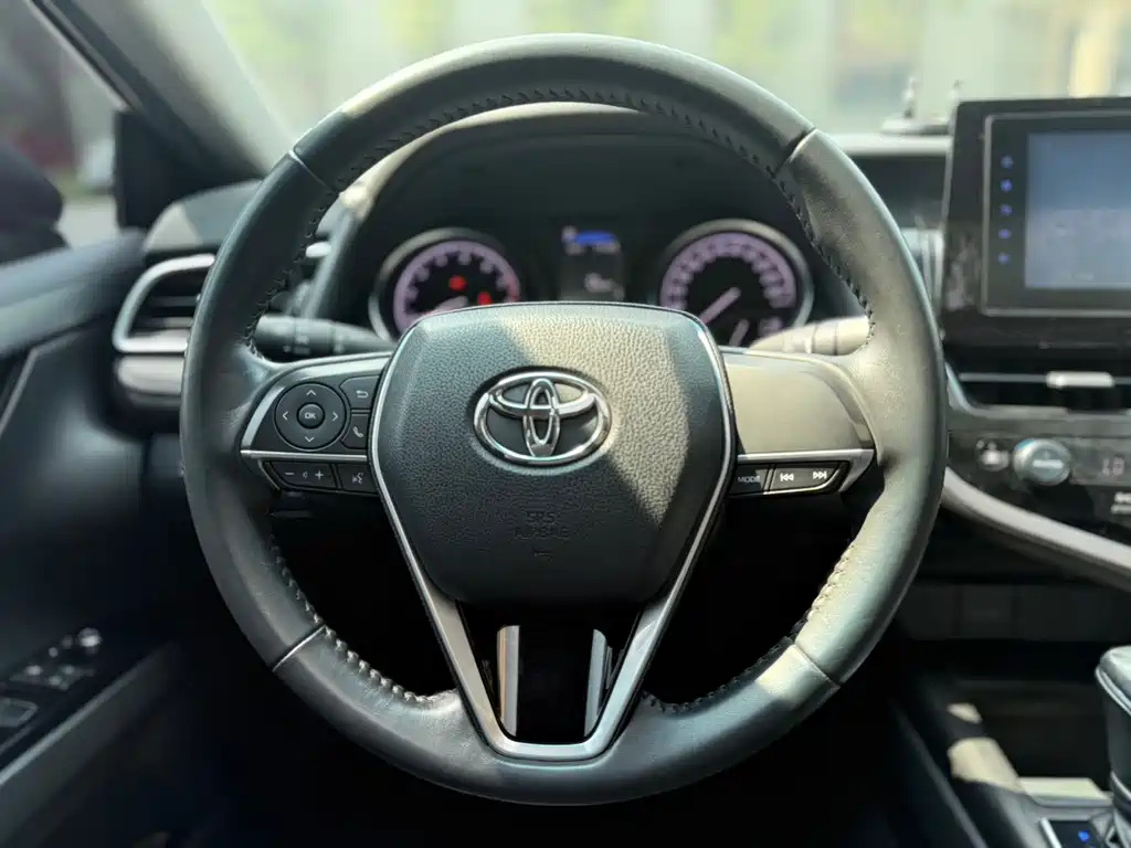 Toyota Camry 2022 — фото 10