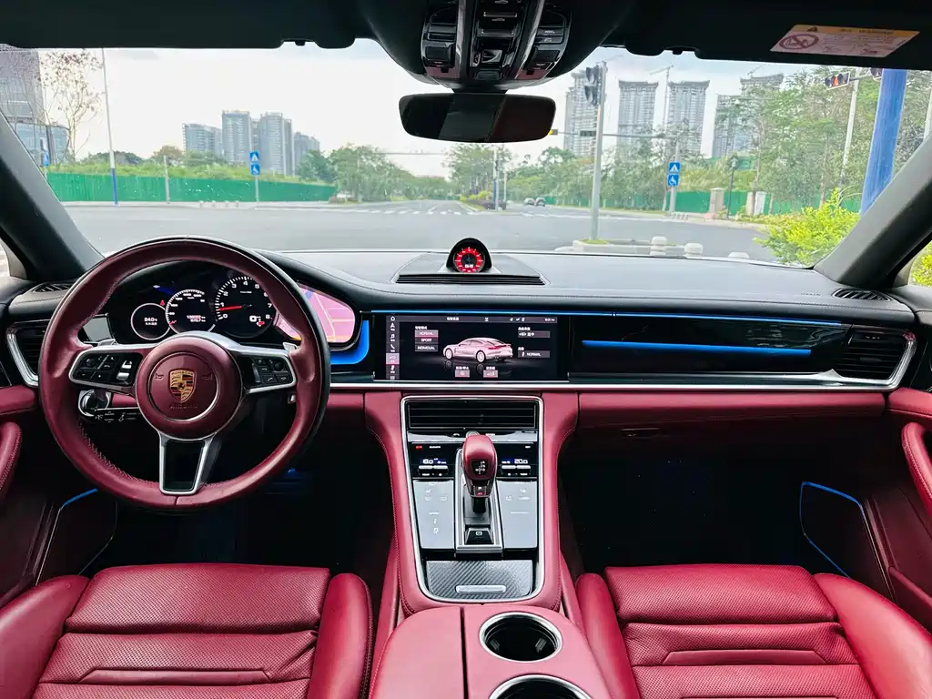 Porsche Panamera 2018 — фото 16
