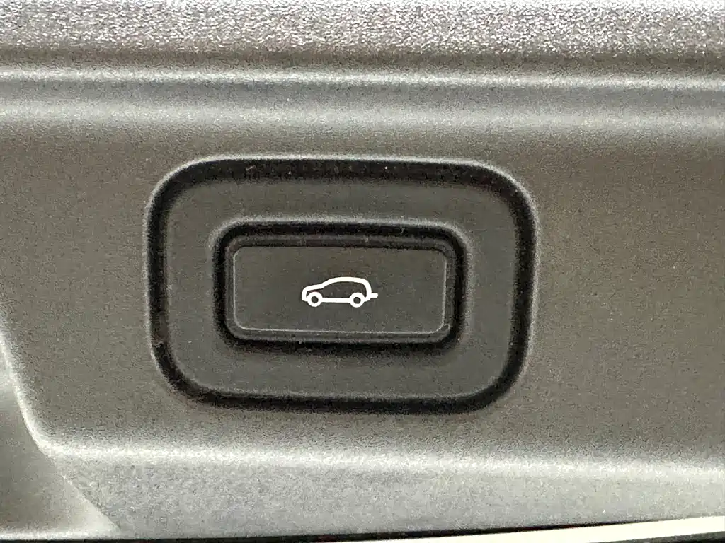 Land Rover Range Rover 2023 — фото 20