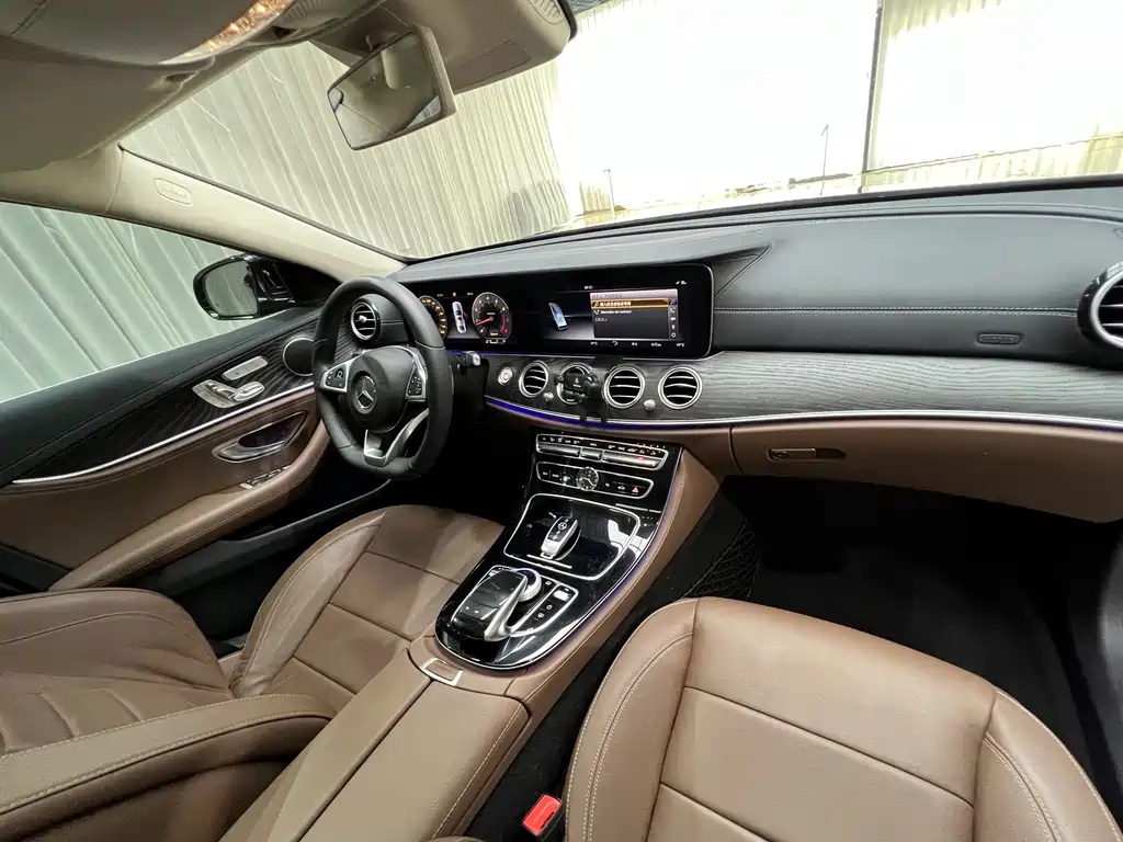 Mercedes-Benz E-Class 2017 — фото 22