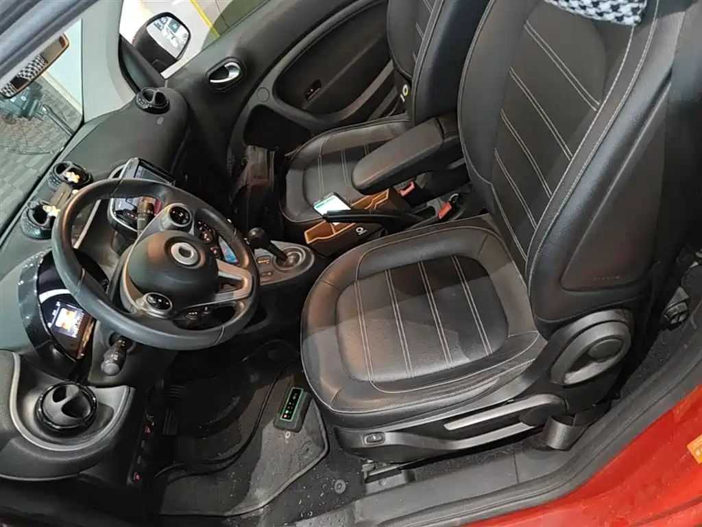 smart Fortwo 2018 — фото 15