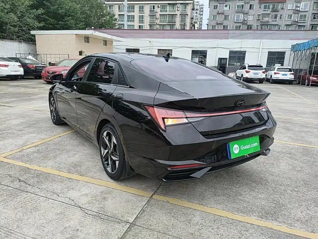 Hyundai Elantra 2021