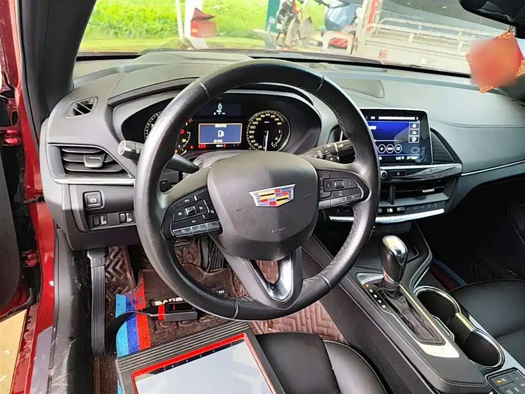 Cadillac CT4 2021 — фото 11