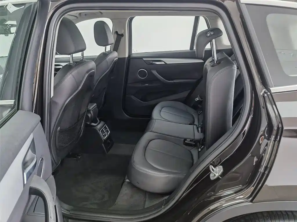 BMW X1 2016 — фото 15