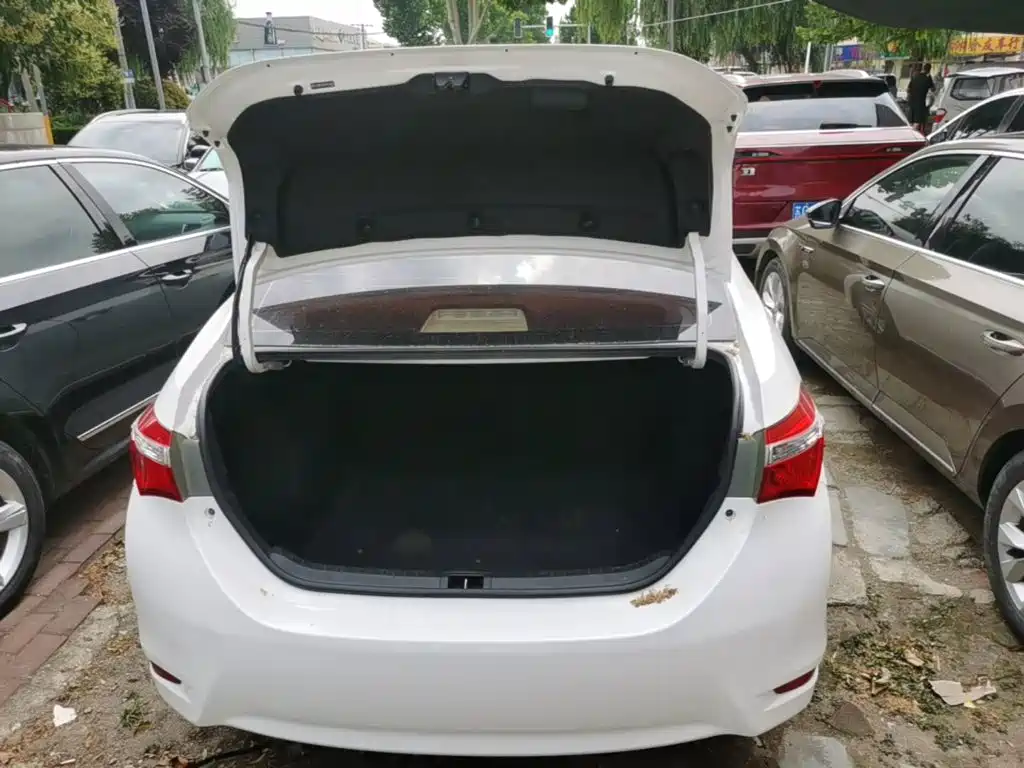 Toyota Corolla 2015 — фото 19
