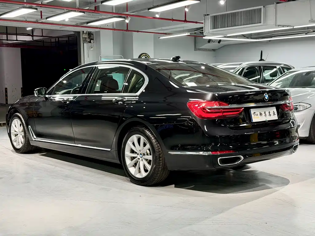 BMW 7 Series 2017 — фото 6