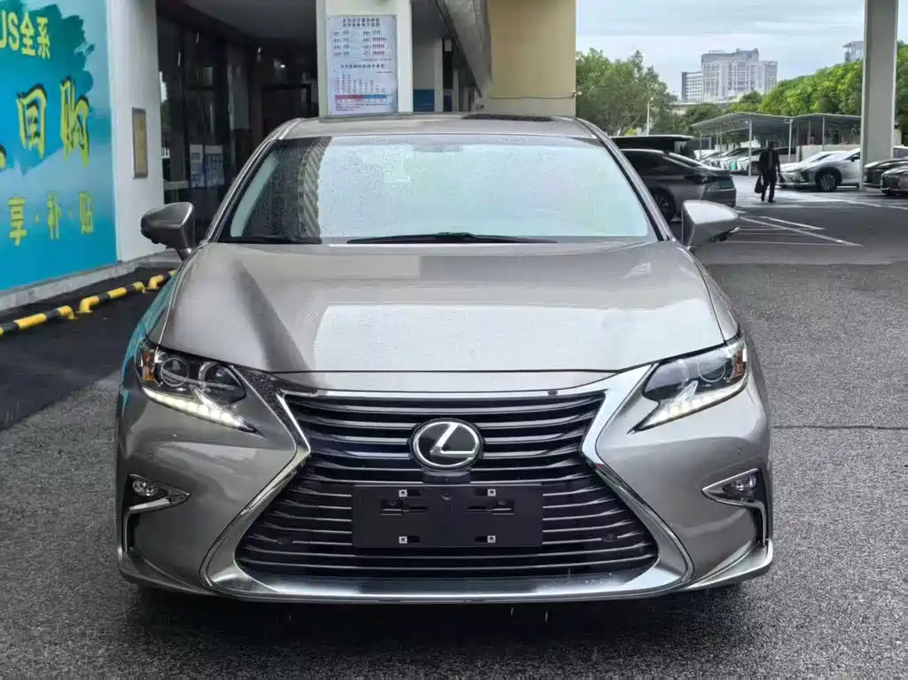 Lexus ES 2017 — фото 2