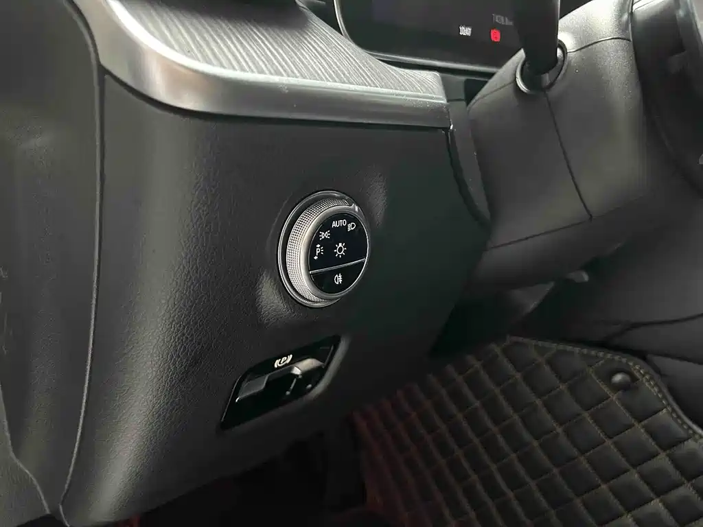Mercedes-Benz C-Class 2023 — фото 15
