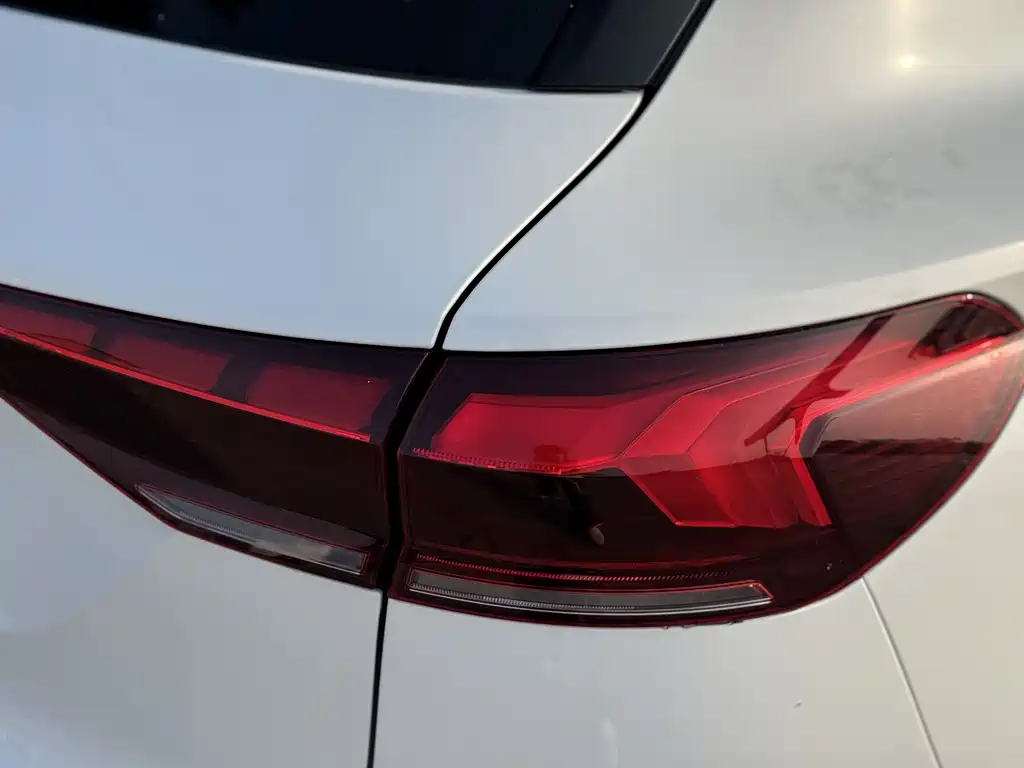 Audi Q6L e-tron 2025 — фото 16