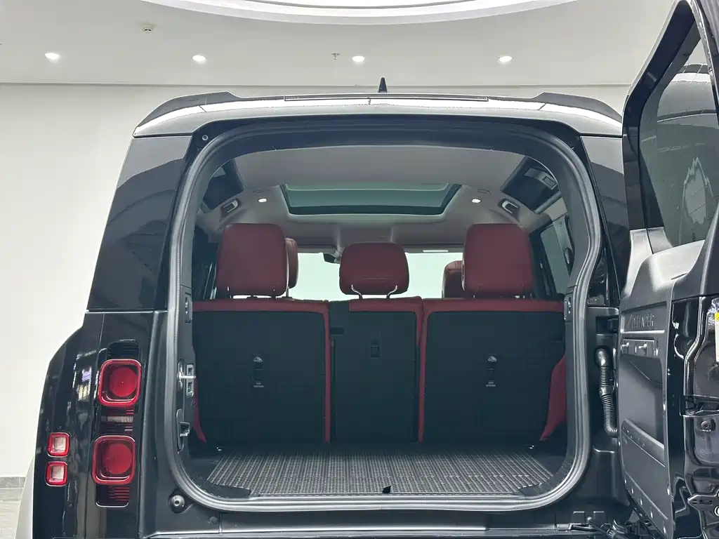 Land Rover Defender 2022 — фото 20