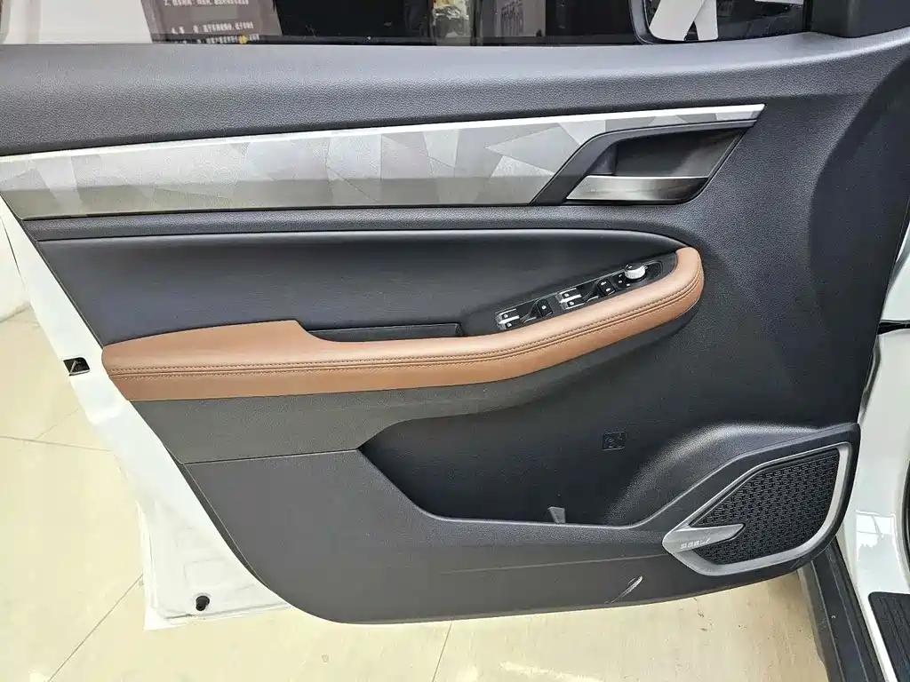 Geely Vision X6 2023 — фото 13