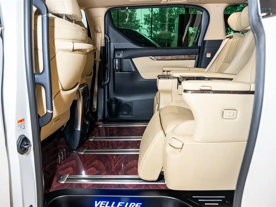Toyota Vellfire 2023 — фото 14