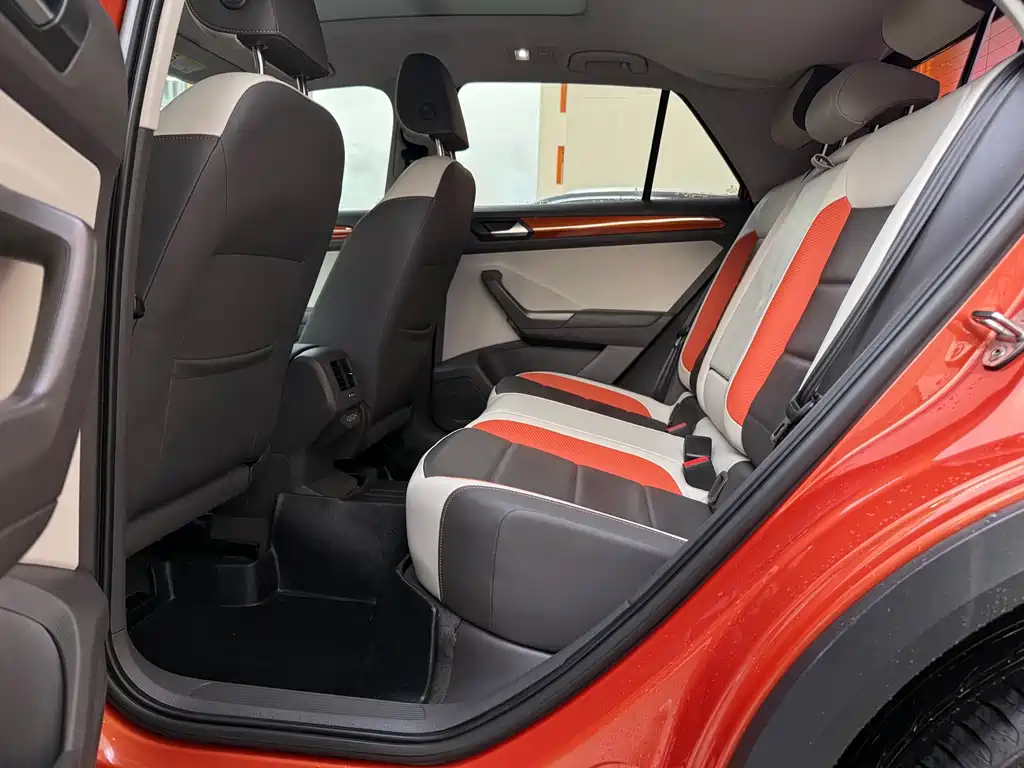 Volkswagen T-Roc 2018 — фото 22