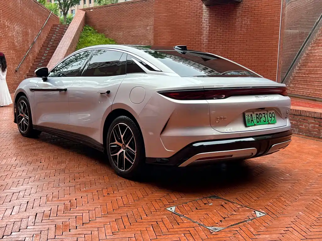 BYD Han L 2025