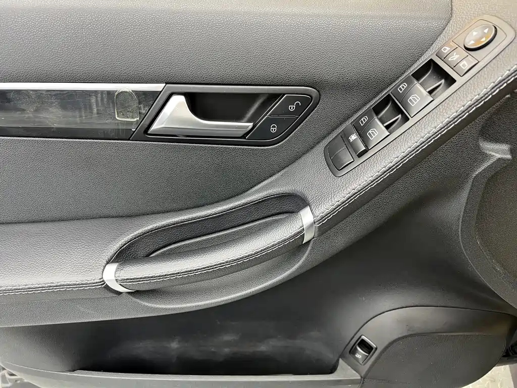 Mercedes-Benz R-Class 2017 — фото 5
