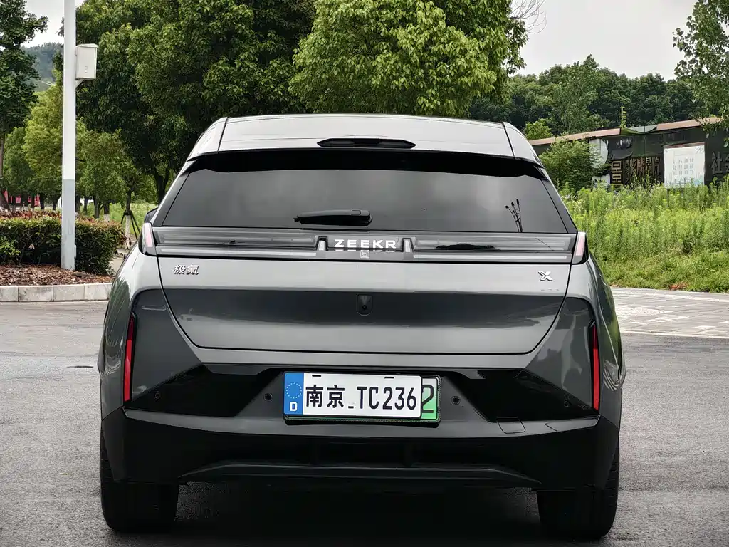 Zeekr X 2024