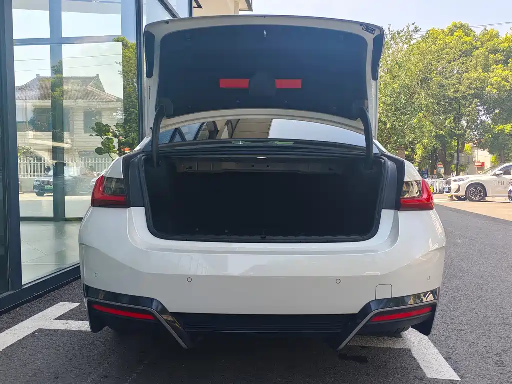BMW i3 2022 — фото 11