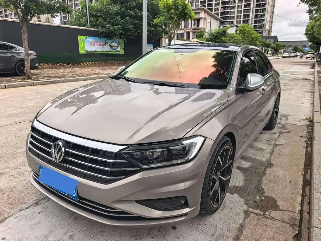 Volkswagen Sagitar 2019
