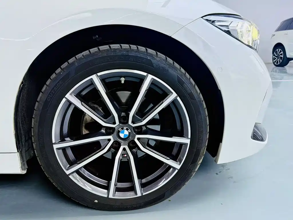 BMW 3 Series 2023 — фото 16