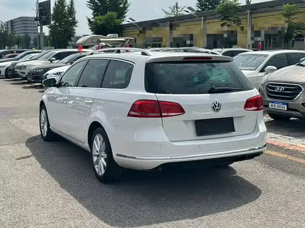 Volkswagen Magotan 2012