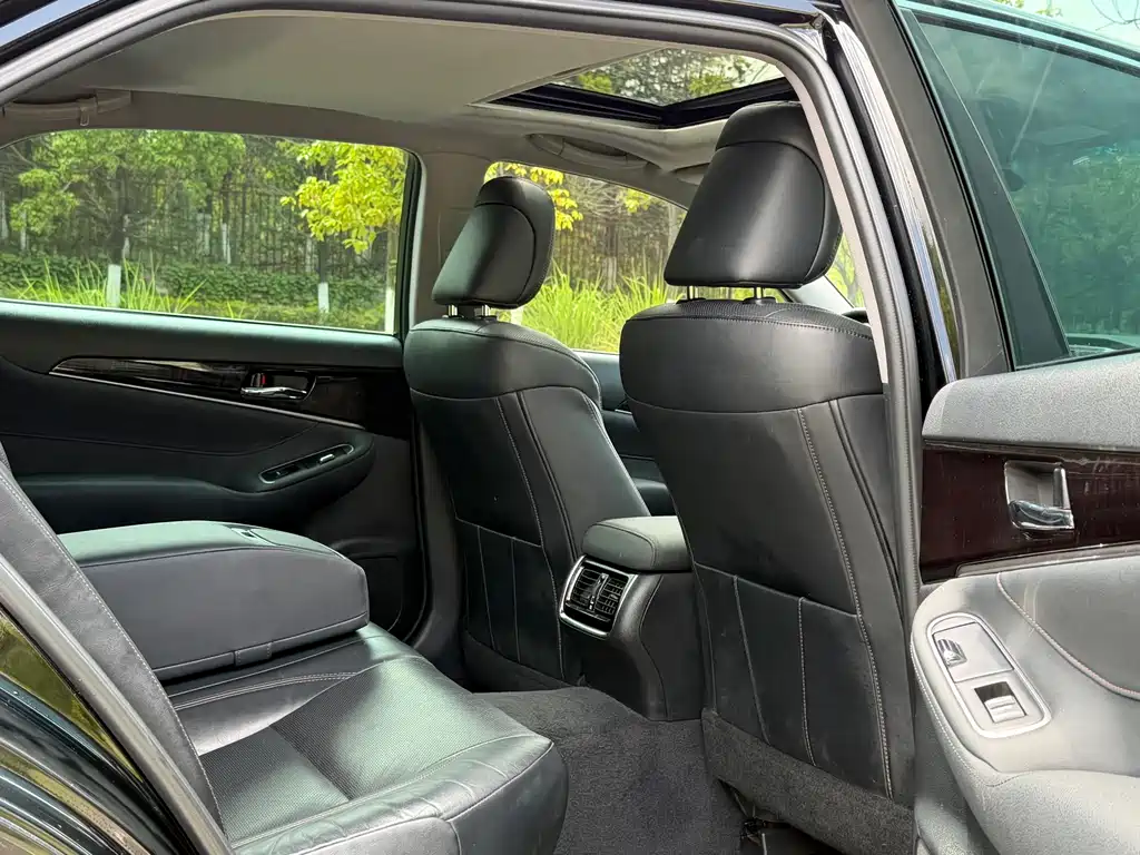 Toyota Crown 2017 — фото 14