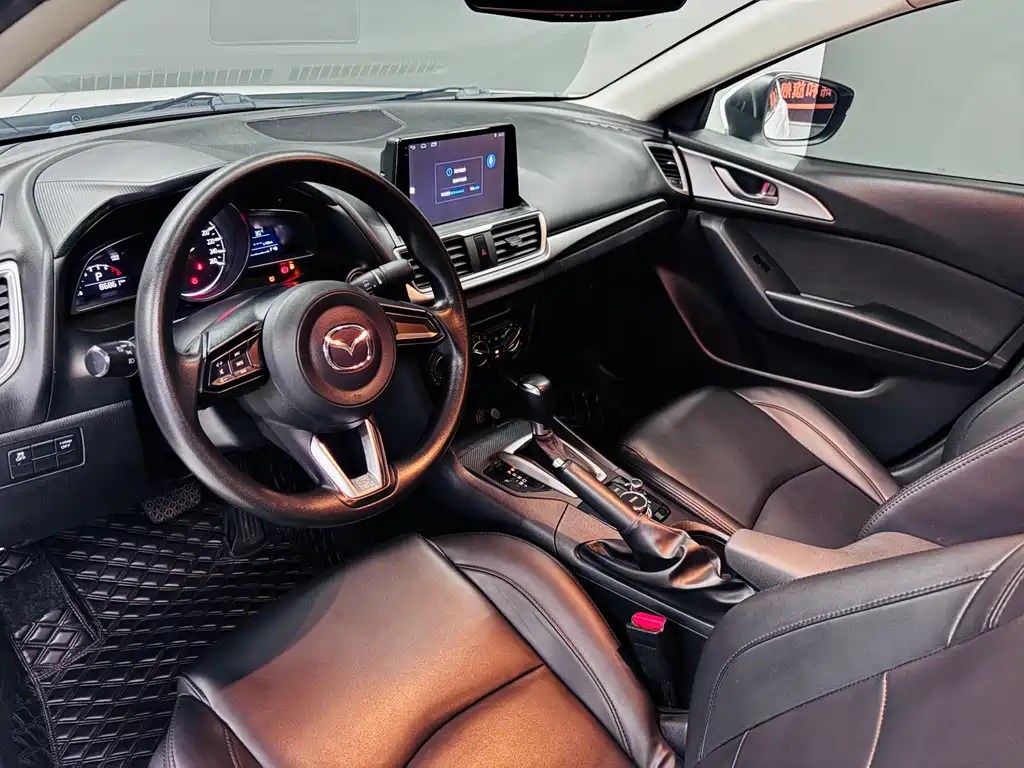 Mazda 3 Axela 2019 — фото 9