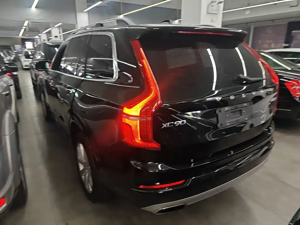 Volvo XC90 2017 — фото 5