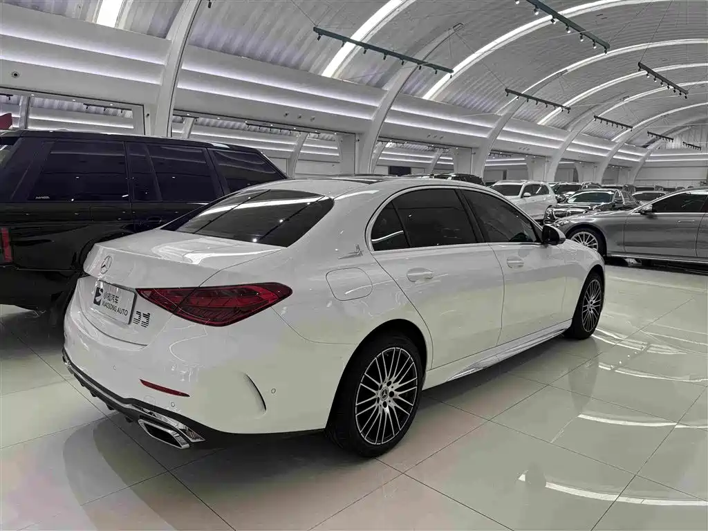 Mercedes-Benz C-Class 2025
