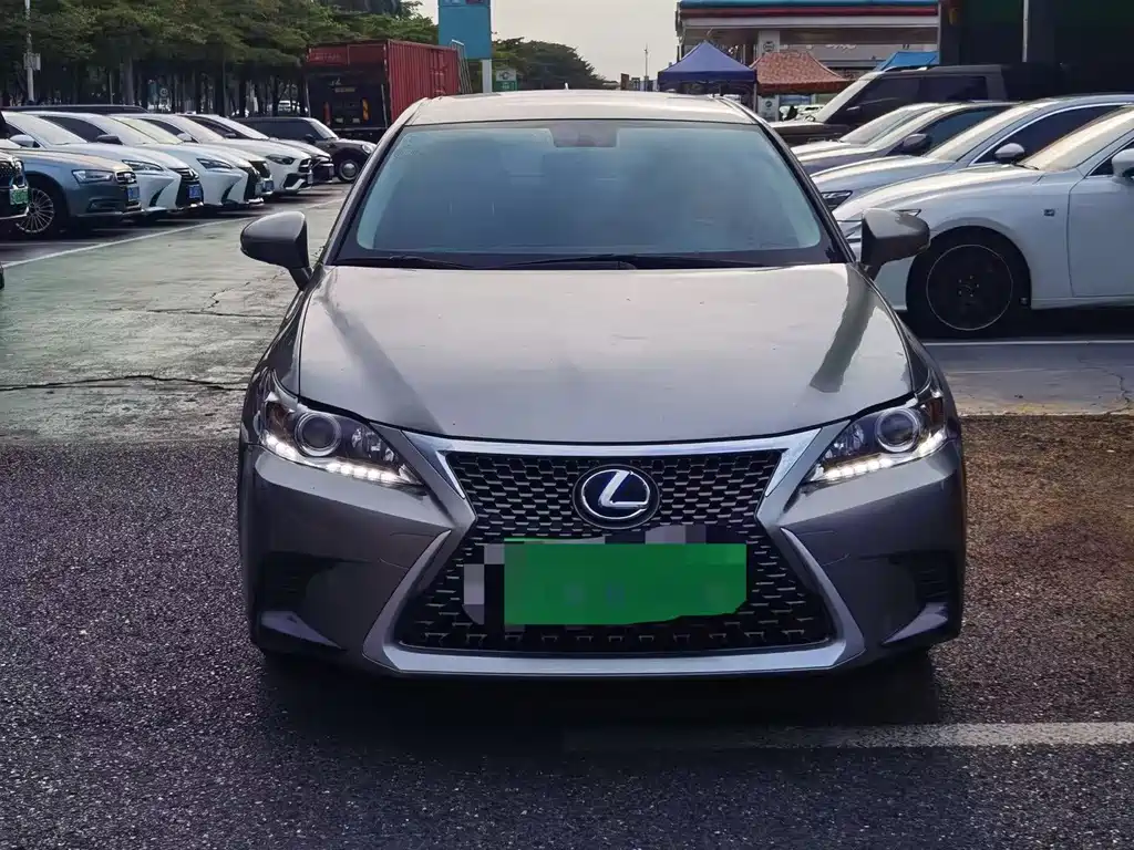 Lexus CT 2019 — фото 1