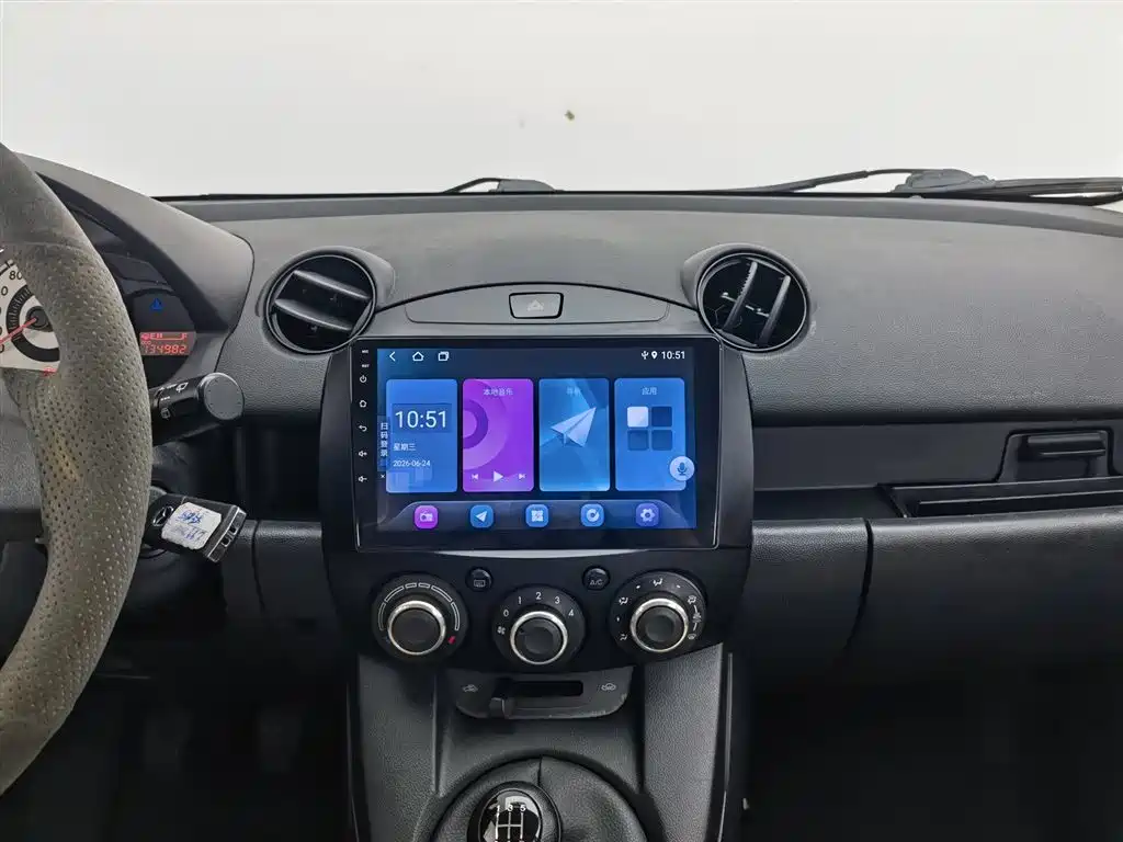 Mazda 2 2015 — фото 12