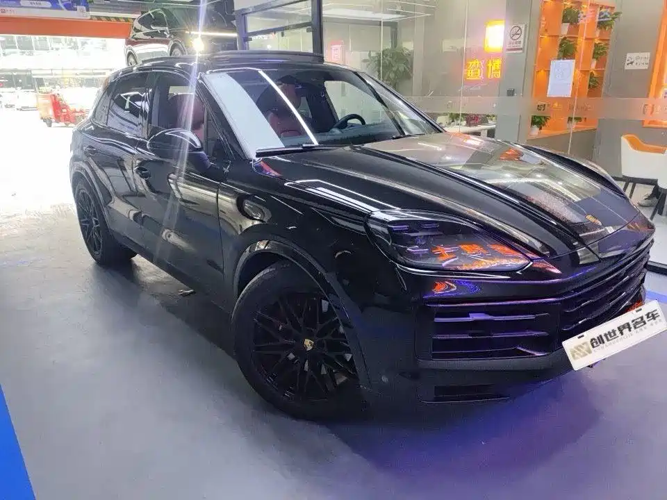 Porsche Cayenne 2024 — фото 1