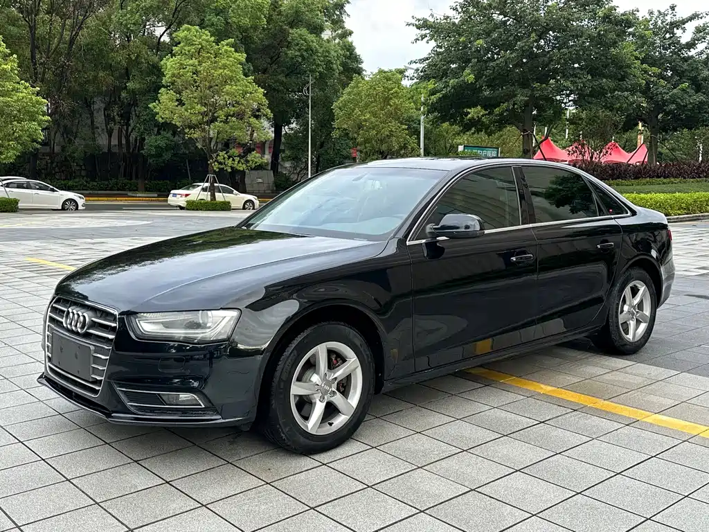 Audi A4L 2012