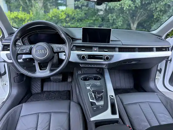 Audi A4L 2019