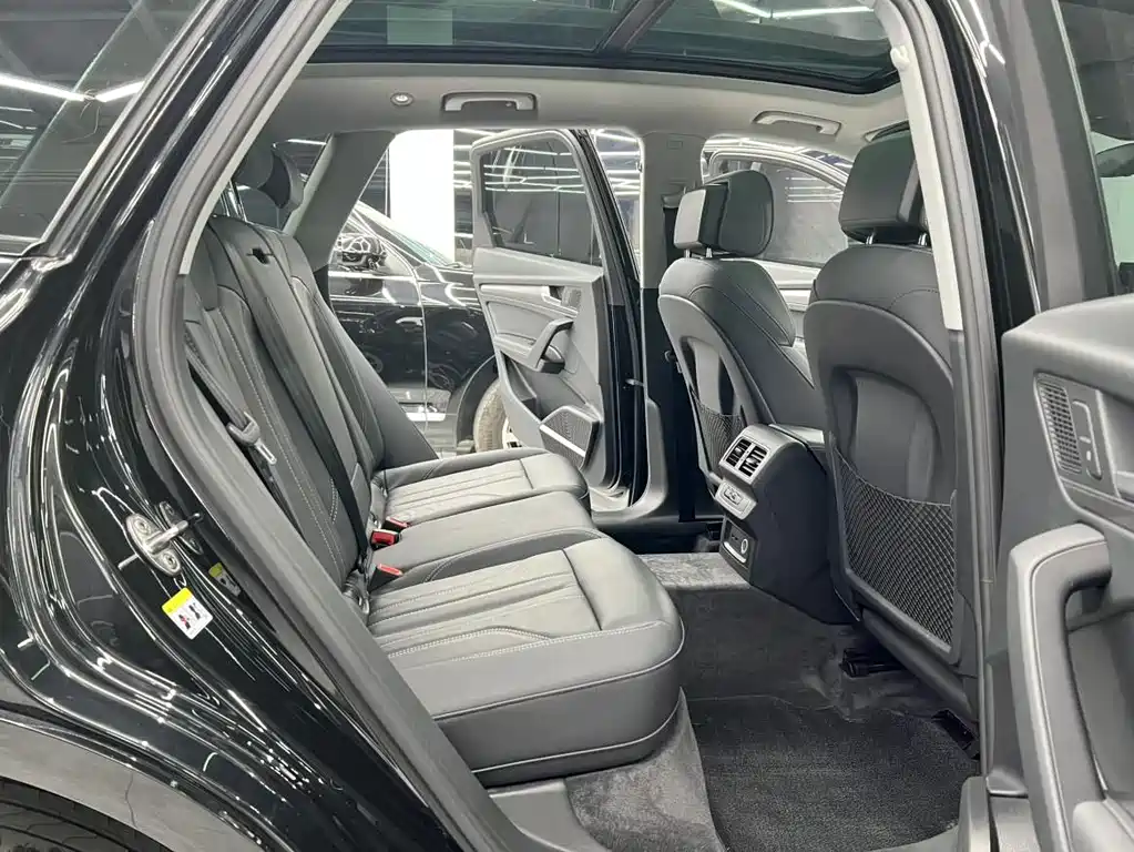 Audi Q5L 2022 — фото 14