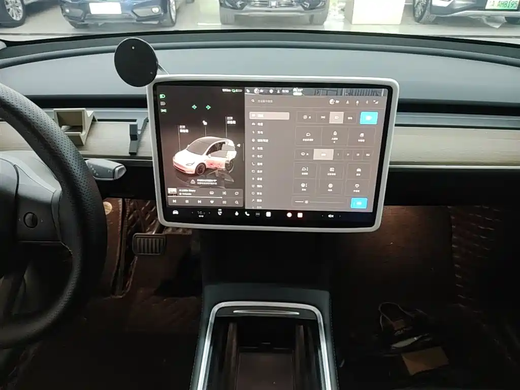 Tesla Model Y 2022 — фото 13