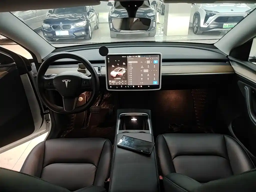 Tesla Model Y 2022 — фото 10