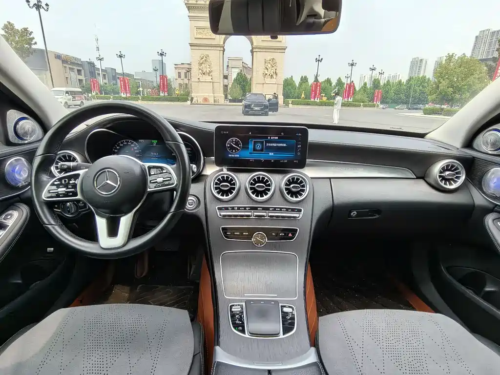 Mercedes-Benz C-Class 2019 — фото 12