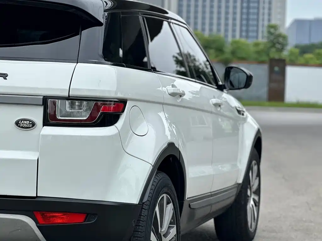 Land Rover Evoque 2018 — фото 10