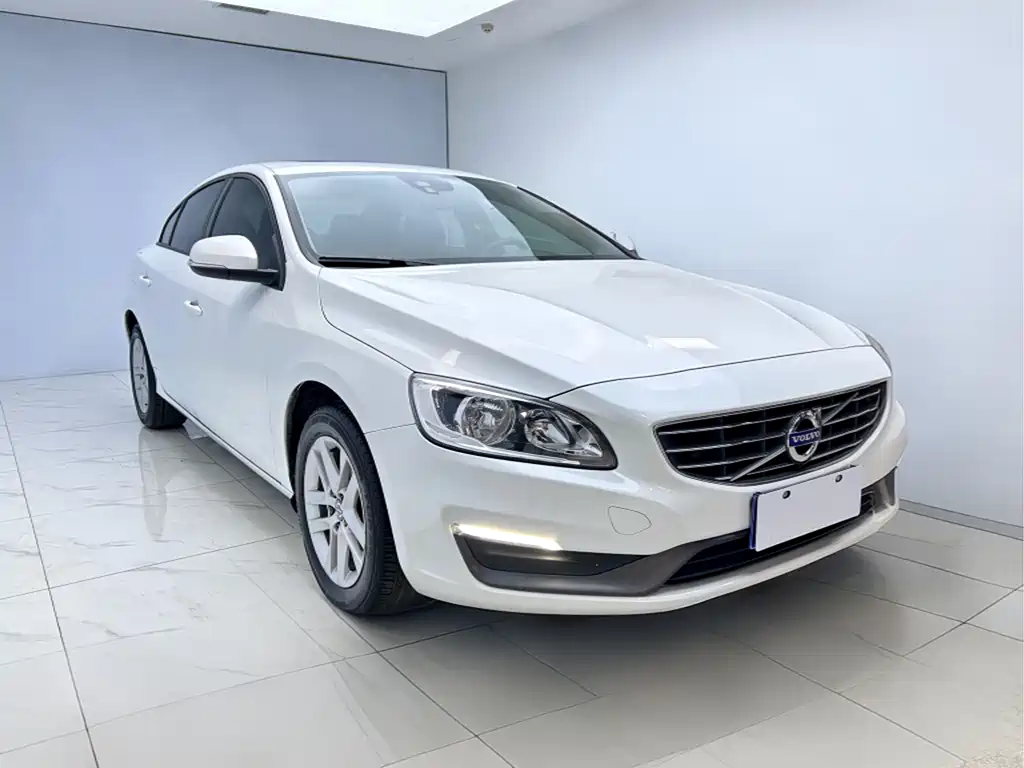 Volvo S60 2016 — фото 3