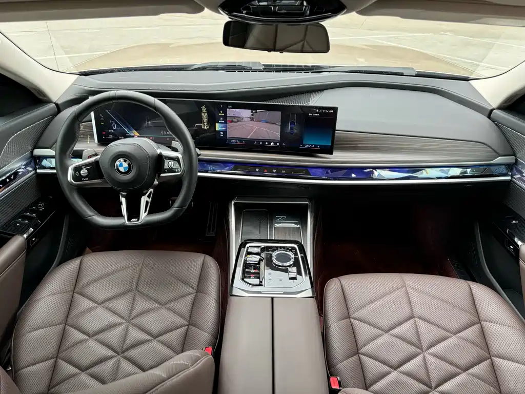BMW 7 Series 2023 — фото 10