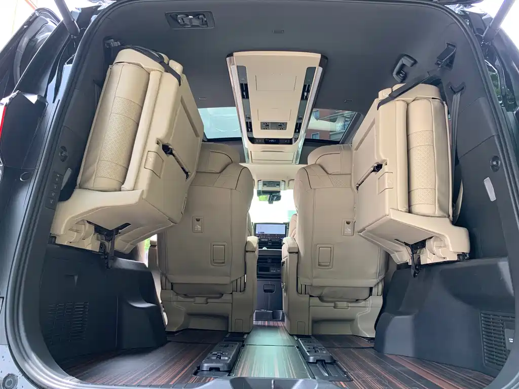 Toyota Alphard 2024 — фото 12