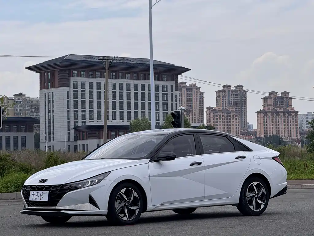 Hyundai Elantra 2023