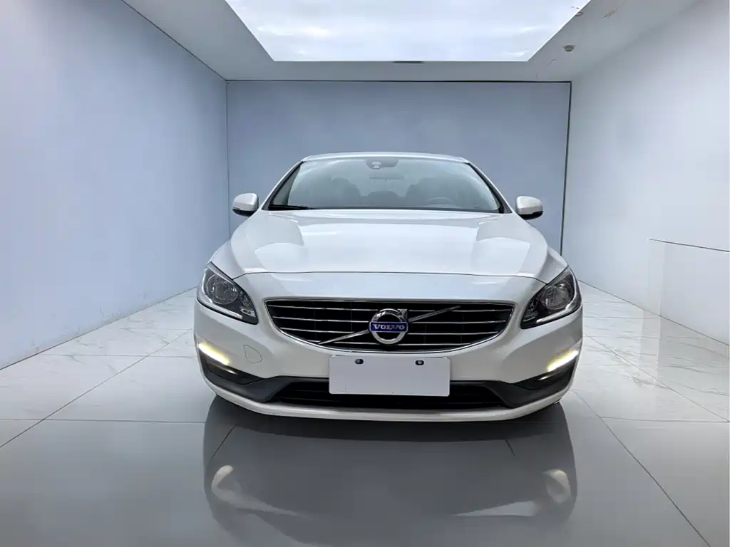 Volvo S60 2016 — фото 2