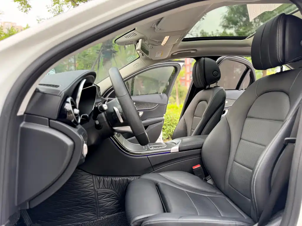 Mercedes-Benz C-Class 2020