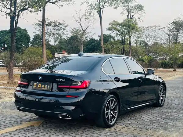 BMW 3 Series 2023