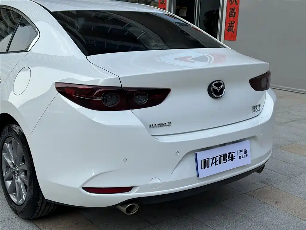 Mazda 3 Axela 2022 — фото 20