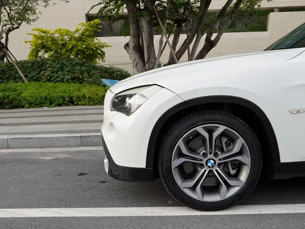 BMW X1 2010 — фото 17