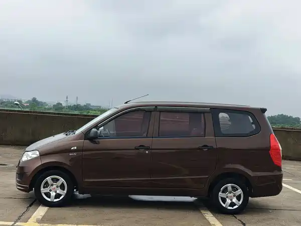 Wuling Hongguang 2017