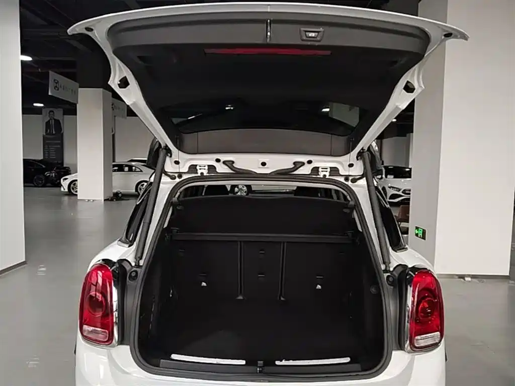 MINI Countryman 2018 — фото 19
