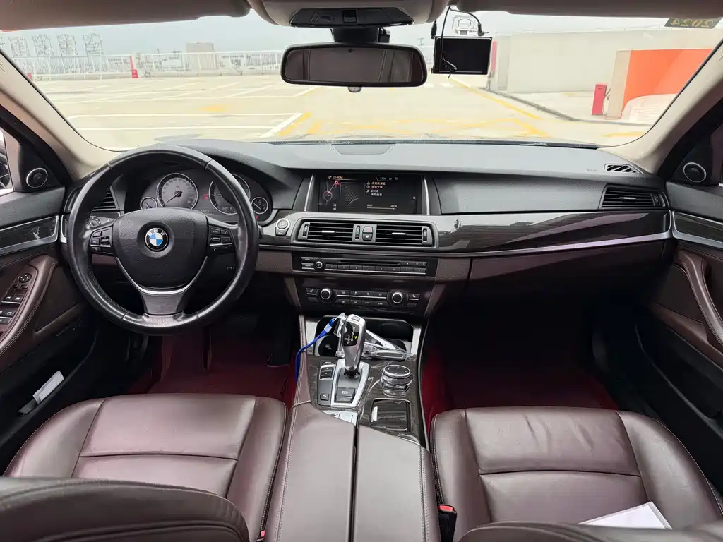 BMW 5 Series 2016 — фото 6